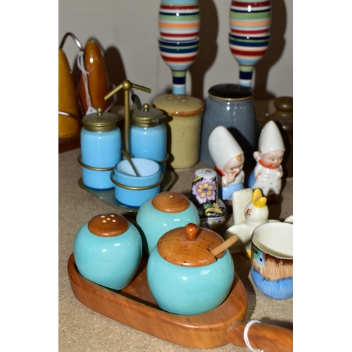 37 - A COLLECTION OF NOVELTY AND OTHER CERAMIC CRUETS AND TOAST RACKS, including a Swedish teak and turqu... 