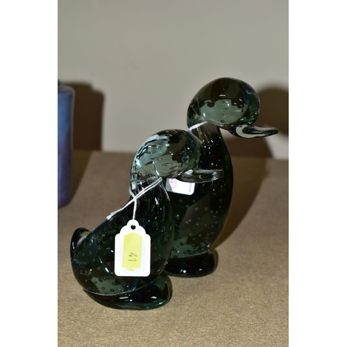 41 - TWO WHITEFRIARS DILLY DUCKS, both in Ocean green colourway, controlled bubble inclusions, height 15c... 