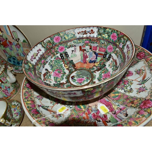 59 - A GROUP OF 19TH AND 20TH CENTURY CHINESE CANTON FAMILLE ROSE PORCELAIN, comprising a set of four 19t... 