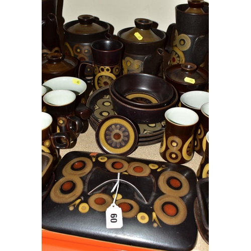 60 - A QUANTITY OF DENBY ARABESQUE PATTERN COFFEE AND TEAWARES AND A SMALL NUMBER OF OVEN TO TABLEWARES, ... 