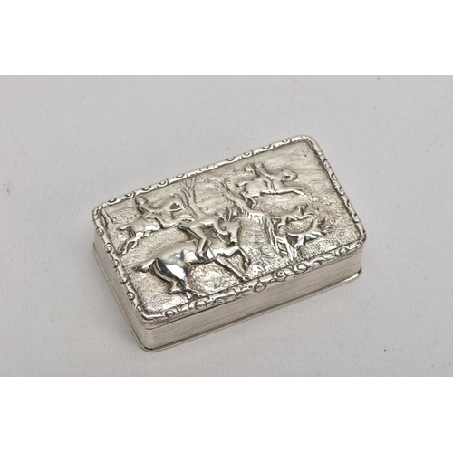 125 - A SILVER TABLE SNUFF BOX, embossed fox hunting scene to the lid, engine turned design to the sides a... 