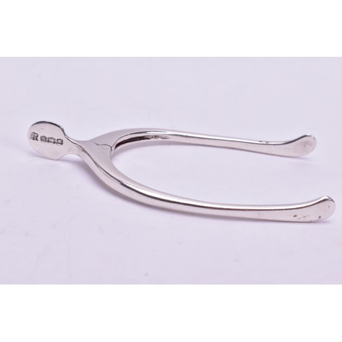 152A - A PAIR OF GEORGE V SILVER NOVELTY WISHBONE SUGAR NIPS, maker Thomas Bradbury & Sons Ltd, Sheffield 1... 