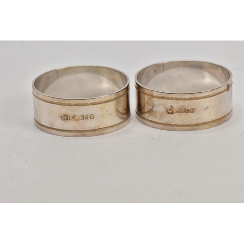 153 - A SINGLE SILVER TEASPOON AND THREE CASED SETS OF NAPKIN RINGS, the teaspoon with a tapered reeded st... 