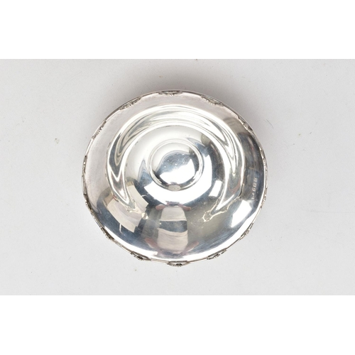 156 - A SILVER MAPPIN & WEBB BONBON DISH, of a circular plain polished form, castellated border, on a circ... 