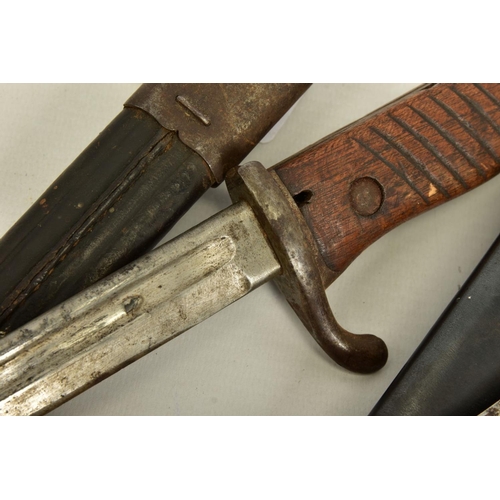 115 - A BRITISH MK 1/L RIFLE BAYONET SWIVEL VERSION WITH SCABBARD, 1945-48 issue period, a Spanish M1941 M... 