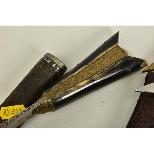 136 - FIVE x EXAMPLES OF MIDDLE EASTERN/ARABIC HAND DAGGERS. some are more ornate than others, some well c... 