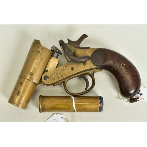 46 - A 1'' WEBLEY & SCOTT MK II FLARE/SIGNAL PISTOL, made in 1918 and bearing military proof marks, it ha... 