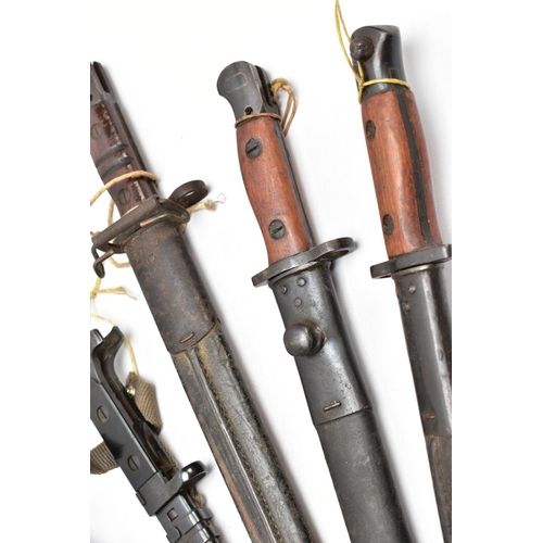 85 - SEVEN ASSORTED MILITARY BAYONETS, KNIVES, etc including a 1917 pattern US Remington Rifle Bayonet & ... 