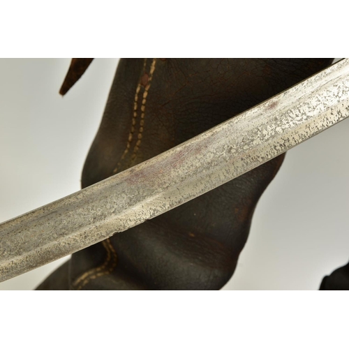 98 - AN 18th CENTURY/19th CENTURY NAVAL CUTLASS OR BOARDING SWORD, blade is curved and approximately 77cm... 