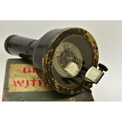 99 - A BOXED 1944 DATED TYPE 06A MILITARY HAND HELD ASTRO COMPASS, does not appear to be in working condi... 