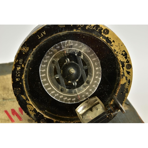 99 - A BOXED 1944 DATED TYPE 06A MILITARY HAND HELD ASTRO COMPASS, does not appear to be in working condi... 