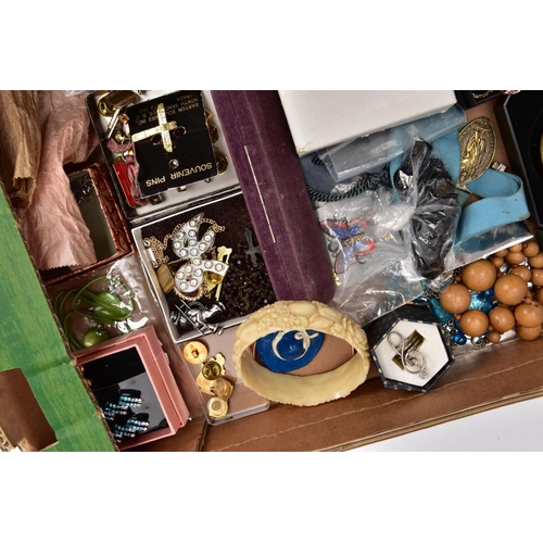 302 - A BOX OF MOSTLY COSTUME JEWELLERY, to include a yellow and white metal cluster ring set with green a... 