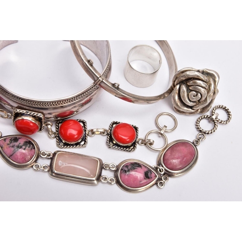 308 - A TRAY OF WHITE METAL JEWELLERY, to include a line bracelet fitted with five square links each set w... 