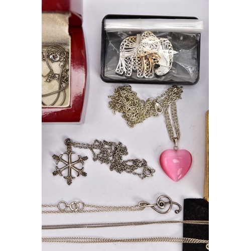 353 - A SELECTION OF SILVER AND WHITE METAL ITEMS, to include a single silver napkin ring, engraved foliat... 