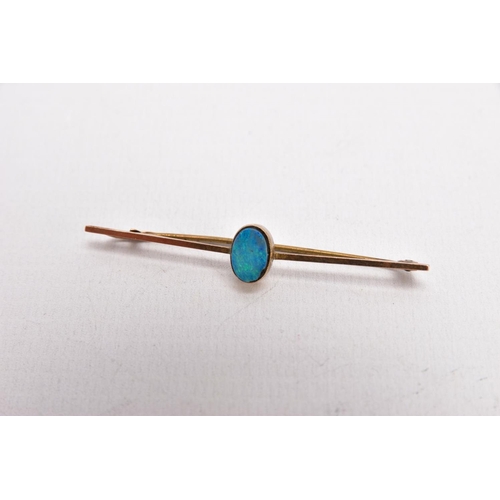 372 - A YELLOW METAL OPAL BAR BROOCH, A SINGLE YELLOW METAL EARRING AND A SAFETY CHAIN, the brooch fitted ... 