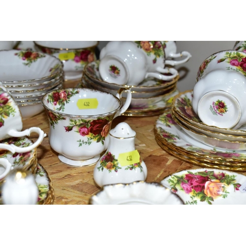 432 - FORTY EIGHT PIECES OF ROYAL ALBERT OLD COUNTRY ROSES (GIFT AND TEAWARES, comprising teapot, sugar bo... 