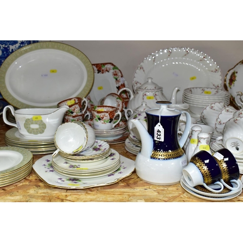 433 - NINETY SEVEN PIECES OF ASSORTED TEA/DINNERWARES, comprising twenty pieces of Wedgwood 'Sonnet', sauc... 