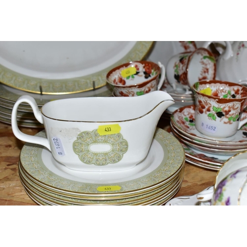 433 - NINETY SEVEN PIECES OF ASSORTED TEA/DINNERWARES, comprising twenty pieces of Wedgwood 'Sonnet', sauc... 