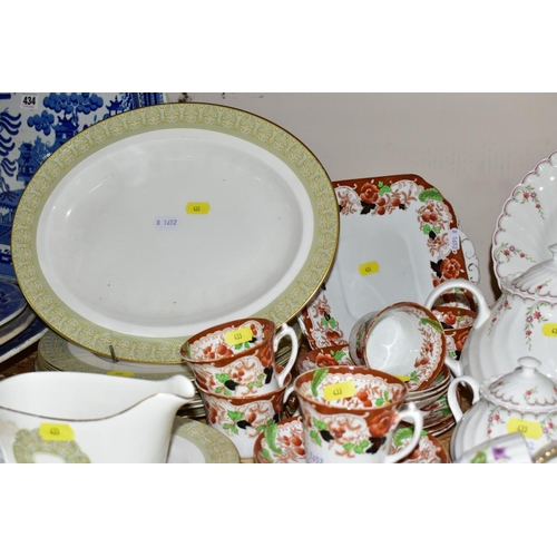 433 - NINETY SEVEN PIECES OF ASSORTED TEA/DINNERWARES, comprising twenty pieces of Wedgwood 'Sonnet', sauc... 