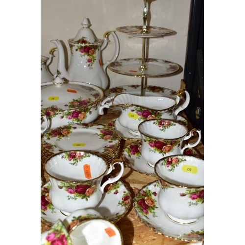 450 - ONE HUNDRED AND FORTY THREE PIECES OF ROYAL ALBERT OLD COUNTRY ROSES TEA/DINNERWARES, comprising tea... 