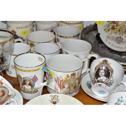 473 - THIRTY TWO PIECES OF ROYAL COMMEMORATIVE CERAMICS AND GLASSWARES from Queen Victoria to Queen Elizab... 