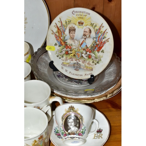 473 - THIRTY TWO PIECES OF ROYAL COMMEMORATIVE CERAMICS AND GLASSWARES from Queen Victoria to Queen Elizab... 