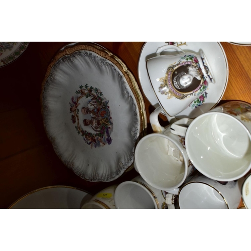 473 - THIRTY TWO PIECES OF ROYAL COMMEMORATIVE CERAMICS AND GLASSWARES from Queen Victoria to Queen Elizab... 