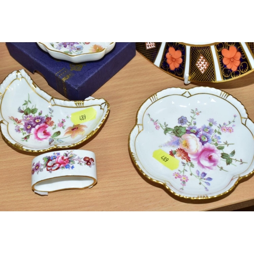 489 - FIVE PIECES OF ROYAL CROWN DERBY, comprising an 'Old Imari' 23.5cm plate (sticker residue on front o... 