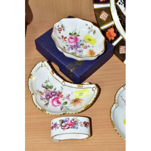 489 - FIVE PIECES OF ROYAL CROWN DERBY, comprising an 'Old Imari' 23.5cm plate (sticker residue on front o... 