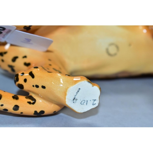 498 - A BESWICK LEOPARD, model 1082, approximate length 30cm, height 12cm (Condition Report:- good)