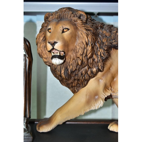 516 - THE FRANKLIN MINT 'MONARCH OF THE SERENGETI CERAMIC LION FIGURINE, TOGETHER WITH A BRONZED METAL TAB... 