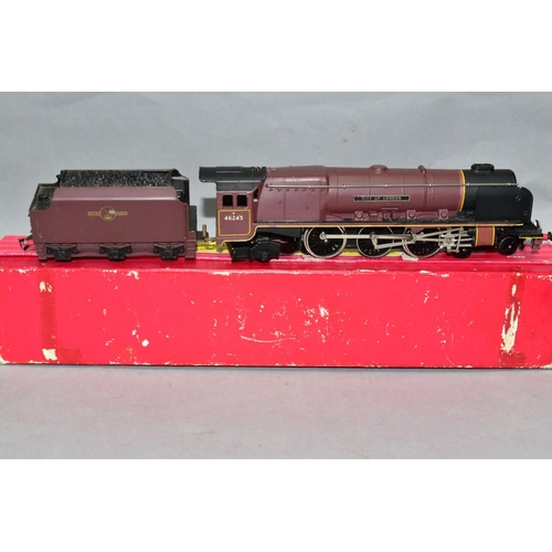 518 - A BOXED HORNBY DUBLO DUCHESS CLASS LOCOMOTIVE 'City of London' No. 46245, B.R. Lined Maroon livery (... 