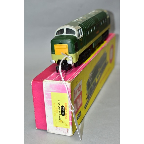 520 - A BOXED HORNBY DUBLO CLASS 55 DELTIC LOCOMOTIVE, 'Crepello' No D9012, B.R two tone green livery (223... 