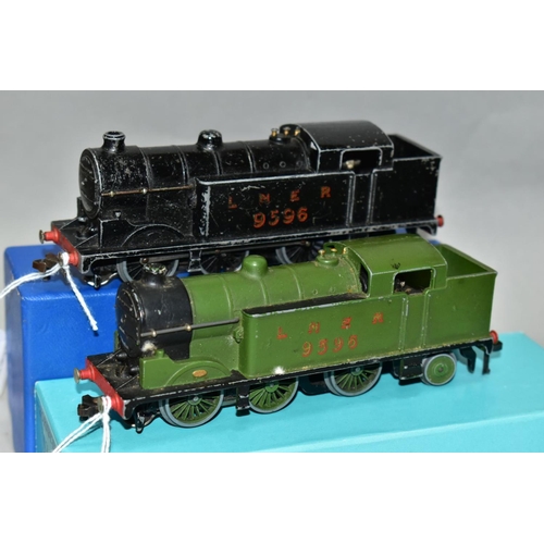 526 - TWO BOXED HORNBY DUBLO CLASS N2 TANK LOCOMOTIVES, No. 9596, L.N.E.R black livery (EDL7) and No. 9596... 