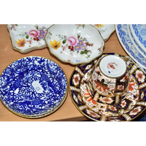 533 - THIRTEEN PIECES OF ASSORTED ROYAL CROWN DERBY, comprising a 2451 Imari pattern cup and saucer, sauce... 