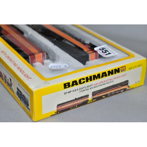 551 - A BOXED BACHMANN HO GAUGE 4-8-4 DAYLIGHT LOCOMOTIVE AND TENDER, No.4454, Southern Pacific orange, re... 