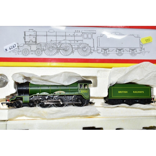 555 - THREE BOXED HORNBY RAILWAYS 00 GAUGE LOCOMOTIVES, class A1 'Great Northern' No. 1470, L.N.E.R green ... 