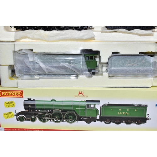 555 - THREE BOXED HORNBY RAILWAYS 00 GAUGE LOCOMOTIVES, class A1 'Great Northern' No. 1470, L.N.E.R green ... 