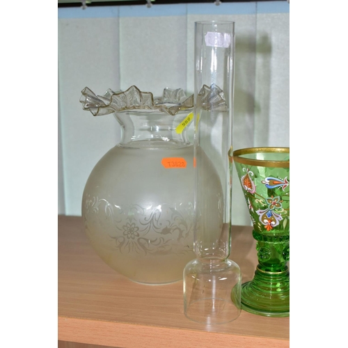 559 - A WHITE OPAQUE OIL LAMP, with clear chimney and etched glass shade, height 36cm to top of fitting, t... 