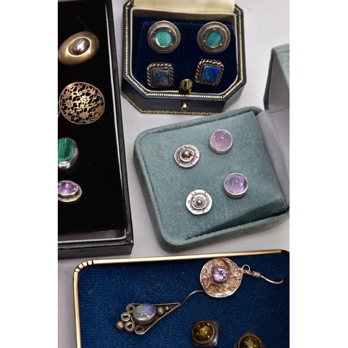 322 - A TRAY OF ASSORTED WHITE METAL EARRINGS, to include a black earring display case with fourteen pairs... 