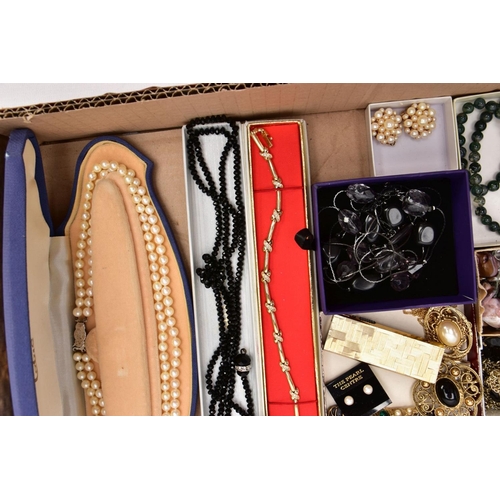 334 - A BOX OF ASSORTED COSTUME JEWELLERY AND ITEMS, to include a cased double imitation pearl strand neck... 