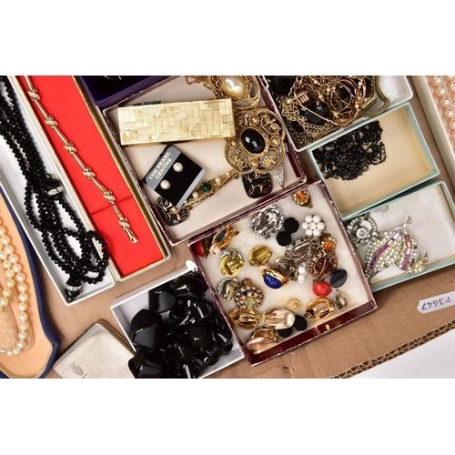 334 - A BOX OF ASSORTED COSTUME JEWELLERY AND ITEMS, to include a cased double imitation pearl strand neck... 