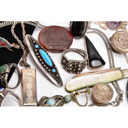 53 - A TRAY OF ASSORTED SILVER AND WHITE METAL JEWELLERY, to include a silver ingot pendant, hallmarked S... 
