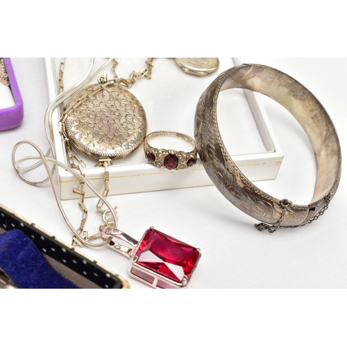 165 - A SELECTION OF SILVER AND WHITE METAL JEWELLERY, to include two silver hinged bangles, each with a f... 