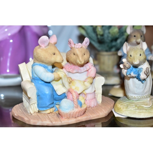467 - A COLLECTION OF TWELVE BORDER FINE ARTS BRAMBLY HEDGE FIGURES AND ACCESSORIES, comprising BH16 Flora... 
