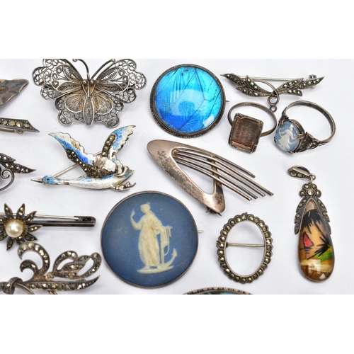 180 - A SELECTION OF SILVER AND WHITE METAL BROOCHES AND PENDANTS, abstract harp brooch, approximate lengt... 