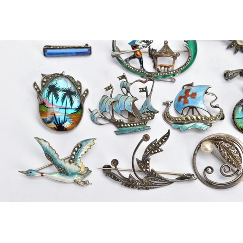 180 - A SELECTION OF SILVER AND WHITE METAL BROOCHES AND PENDANTS, abstract harp brooch, approximate lengt... 