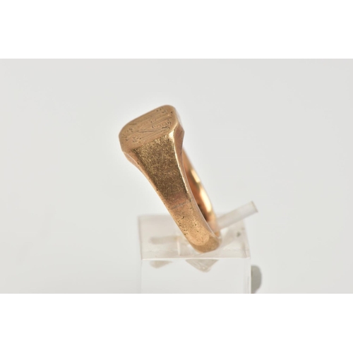 22 - A GENTLEMENS 9CT GOLD SIGNET RING, of a square design with an engraved monogram, to a plain polished... 