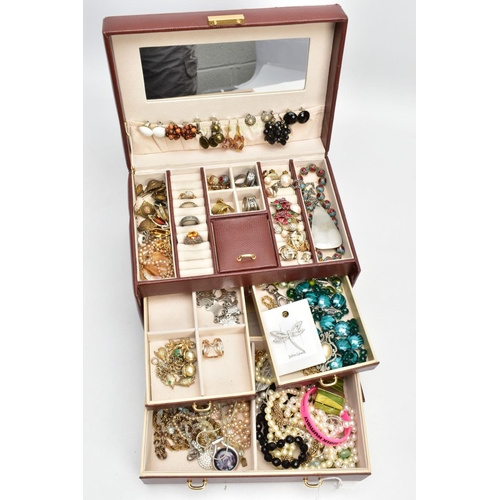 217 - A JEWELLERY BOX AND A SELECTION OF COSTUME JEWELLERY, brown textured jewellery box with mirror and k... 