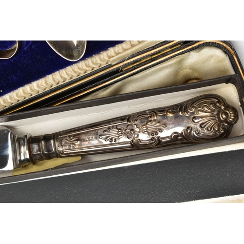 232 - A CASED SET OF SILVER TEASPOONS AND A SILVER HANDLED BREAD KNIFE, the set comprising of six old Engl... 